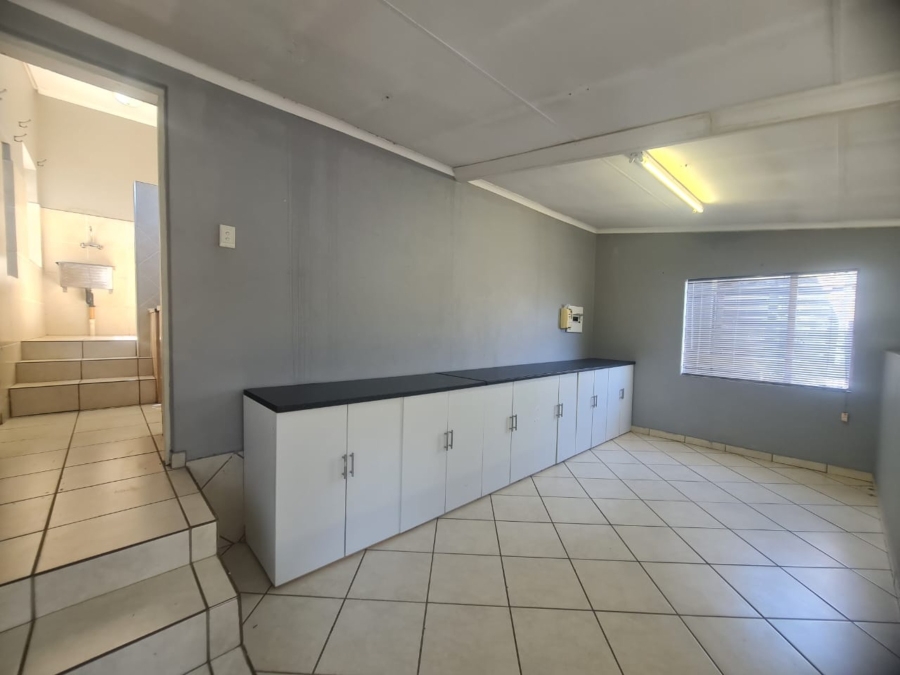 6 Bedroom Property for Sale in Meerhof North West